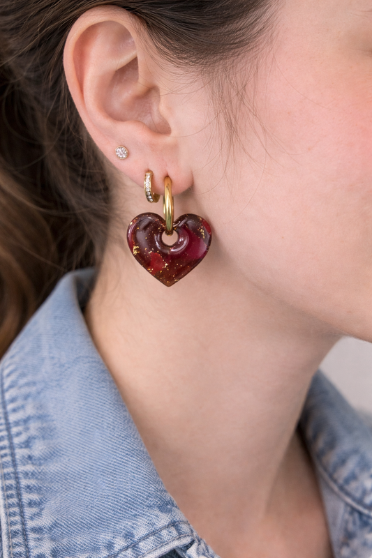 Boucles d’oreilles interchangeables cœurs rouge bordeaux pailletés dorés (vendues sans créoles)