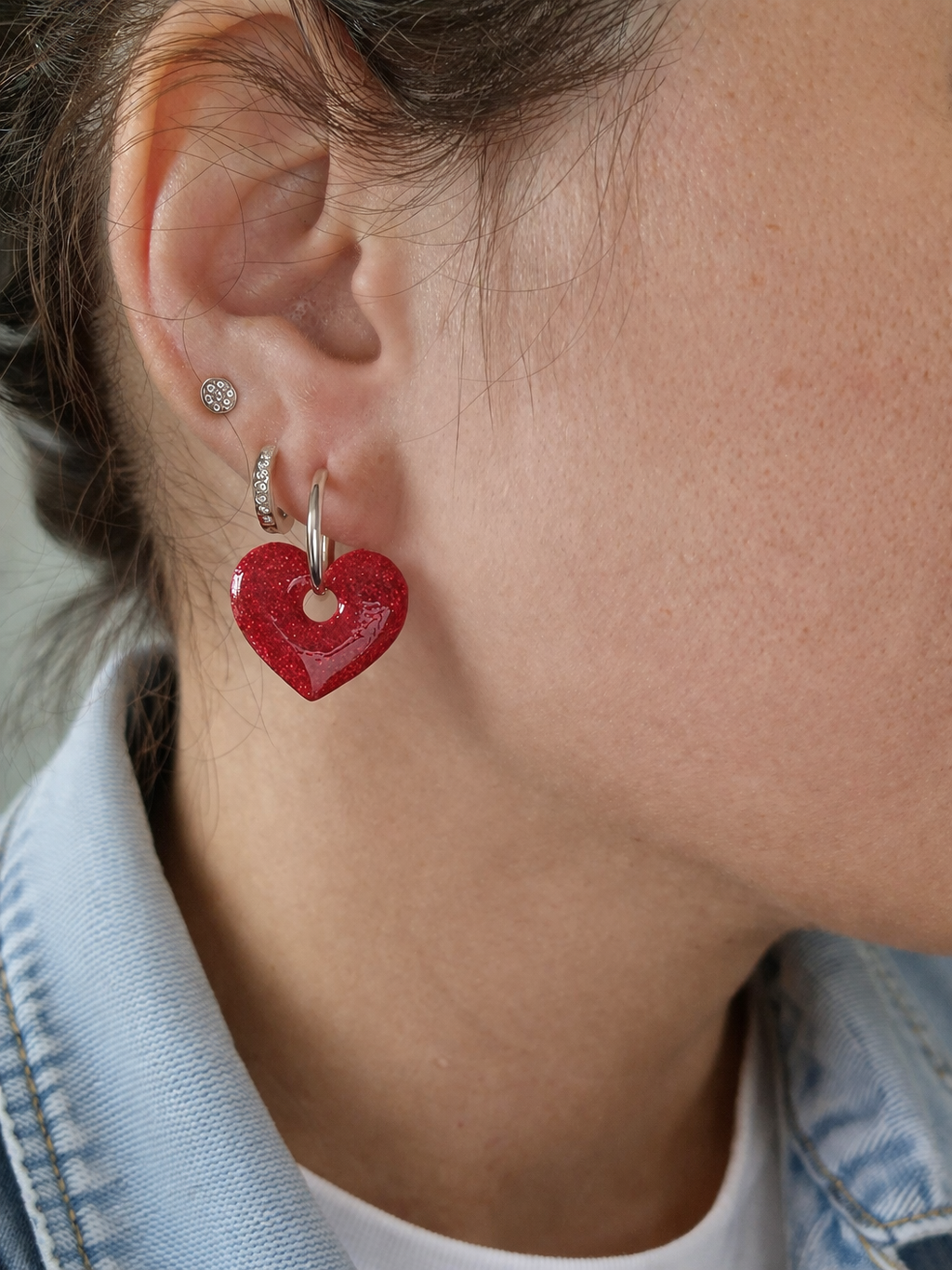 Boucles d’oreilles interchangeables petits cœurs rouges pailletés (vendues sans créoles)