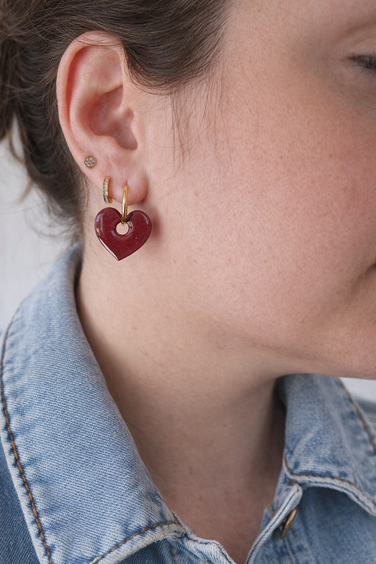 Boucles d’oreilles interchangeables petits cœurs grenat pailletés (vendues sans créoles)