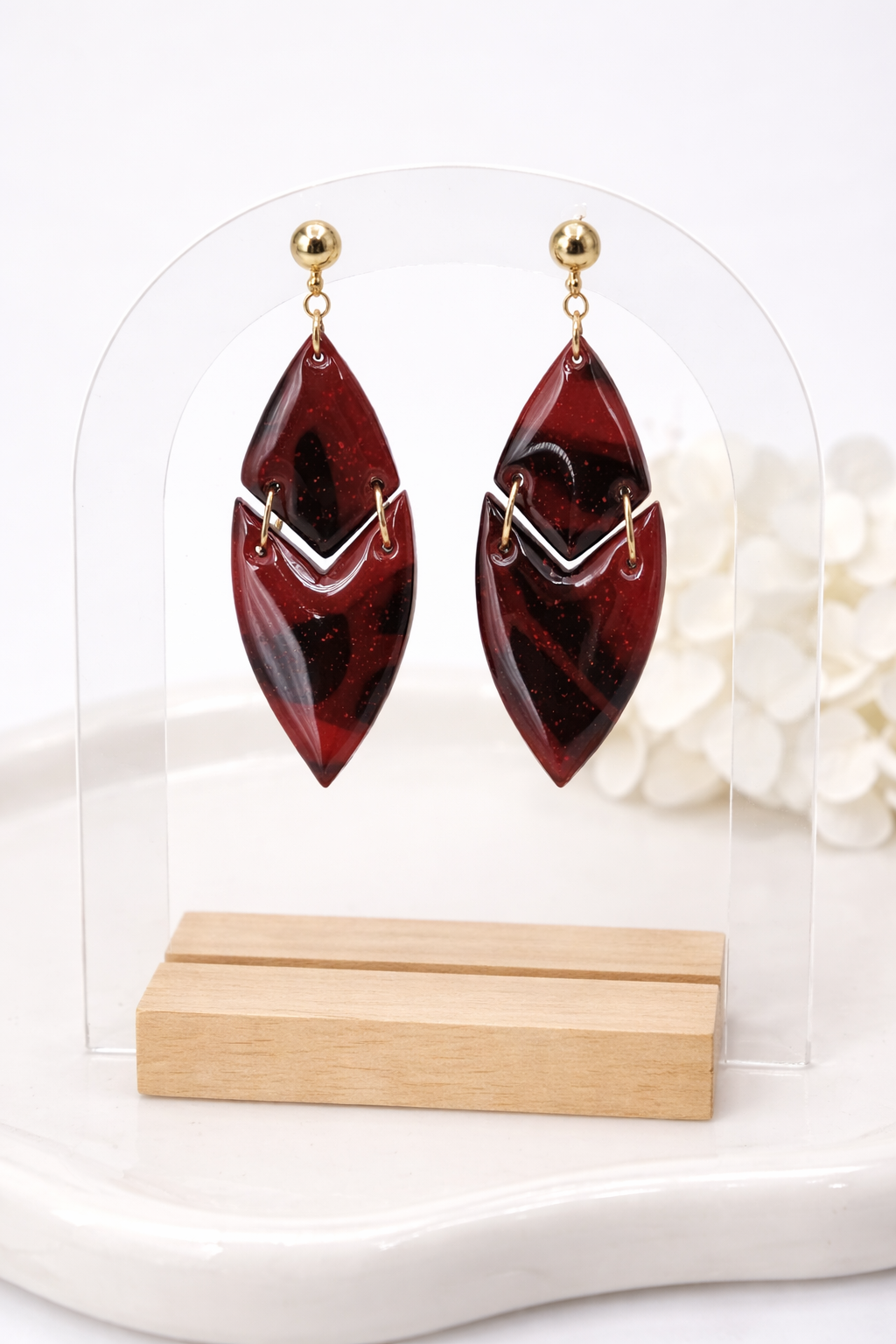 Boucles d’oreilles dorées LYRA Rouge Marbré – bijou femme
