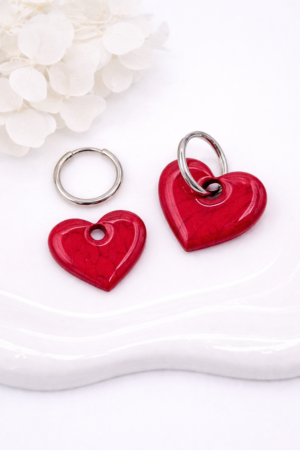 Boucles d'oreilles interchangeables cœurs rouge marbrés – (vendues sans créoles)