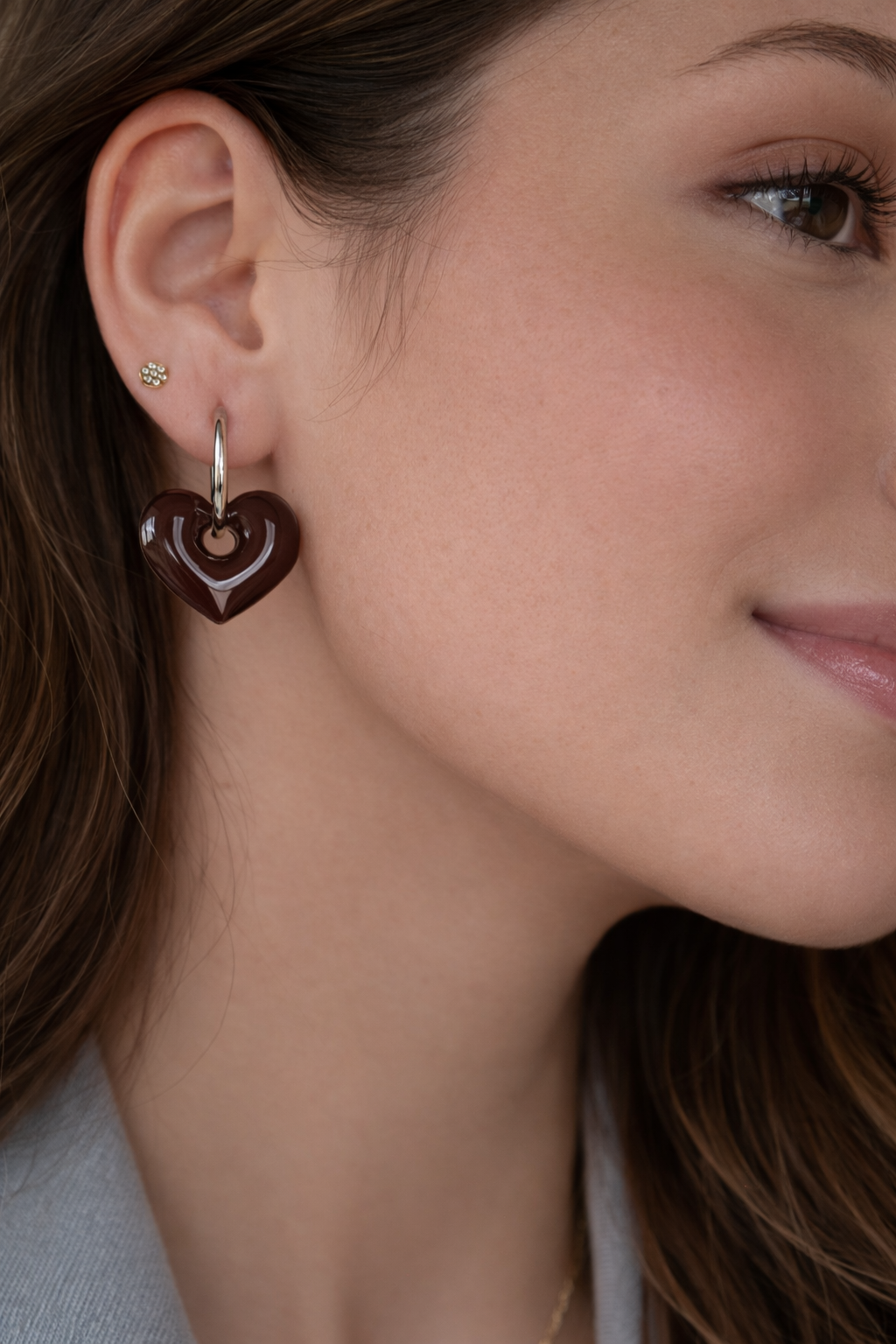 Boucles d'oreilles interchangeables petits cœurs marron chocolat – (vendues sans créoles)