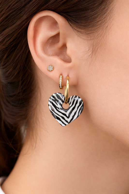 Boucles d’oreilles interchangeables cœurs zèbre noirs et blancs (vendues sans créoles)