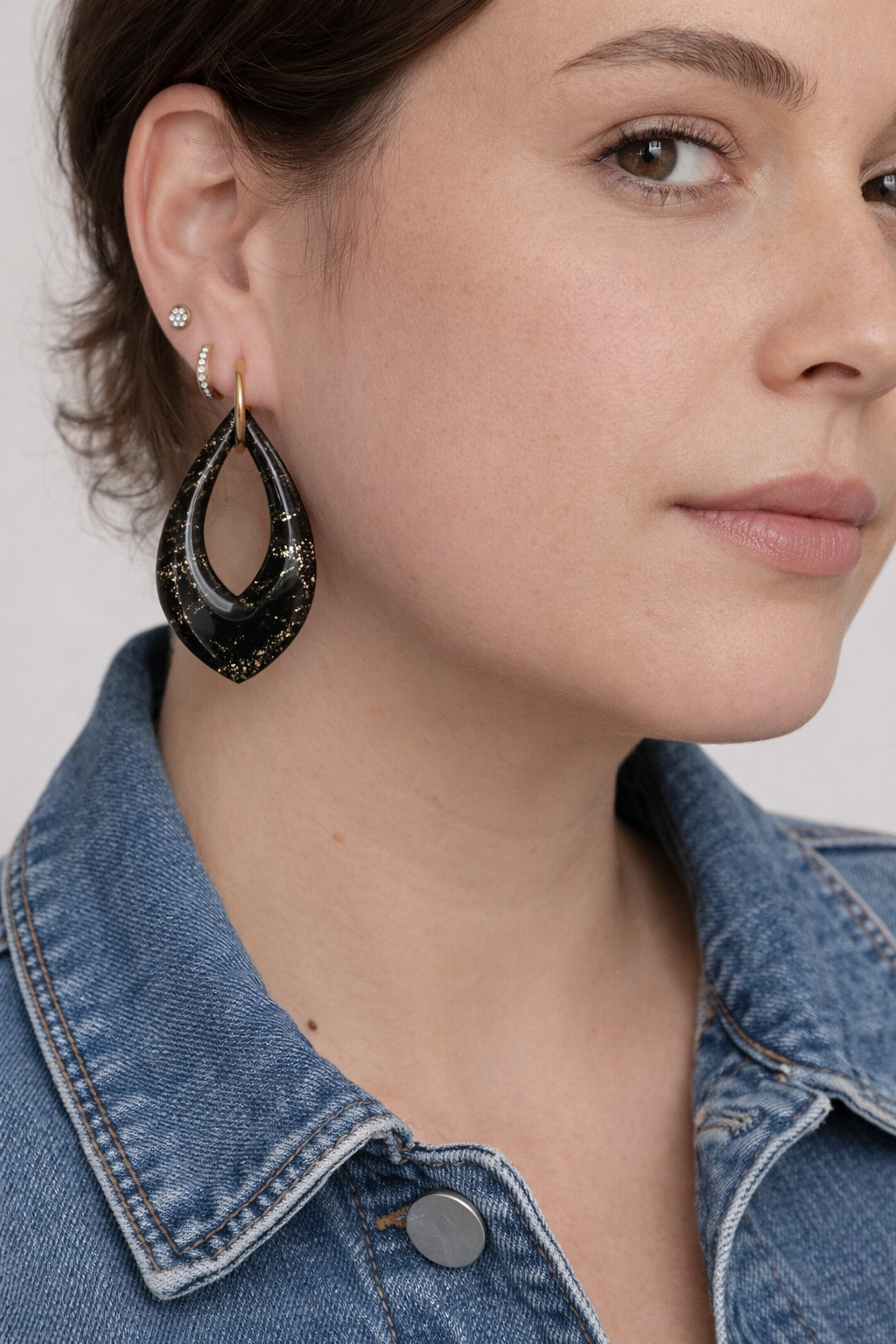 Boucles d’oreilles interchangeables ORIA noir et or marbrés (vendues sans créoles)