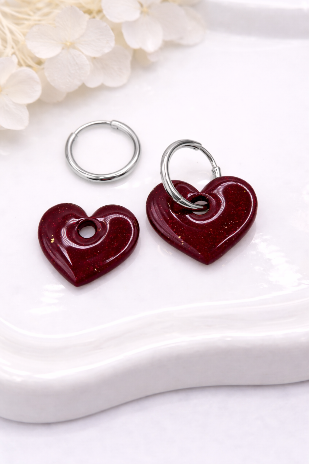 Boucles d’oreilles interchangeables cœurs grenat pailletés (vendues sans créoles)