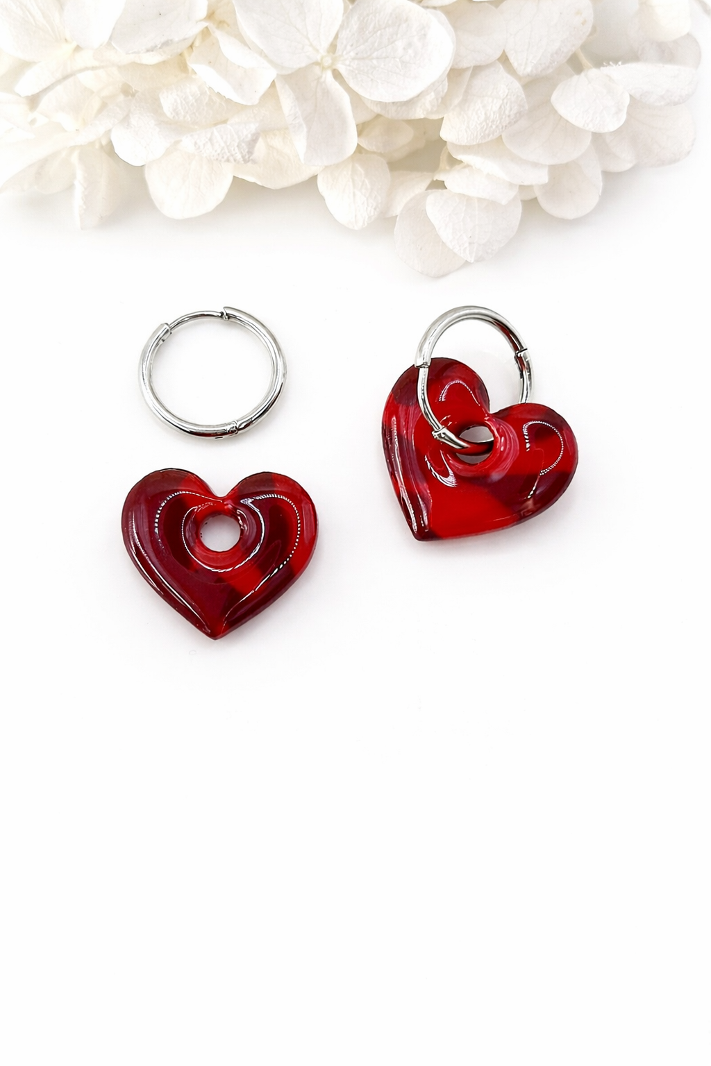 Boucles d'oreilles interchangeables petits cœurs rouge rubis marbrés – (vendues sans créoles)