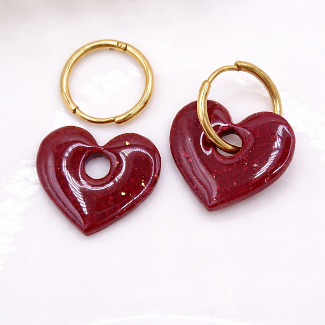 Boucles d’oreilles interchangeables petits cœurs grenat pailletés (vendues sans créoles)