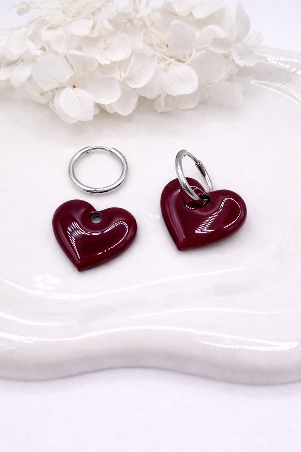 Boucles d’oreilles interchangeables cœurs bordeaux – (vendues sans créoles)