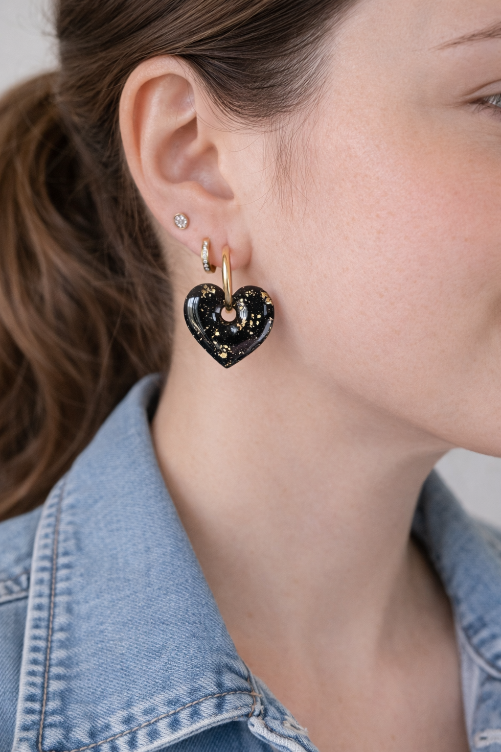 Boucles d'oreilles interchangeables cœurs noir pailleté or – (vendues sans créoles)