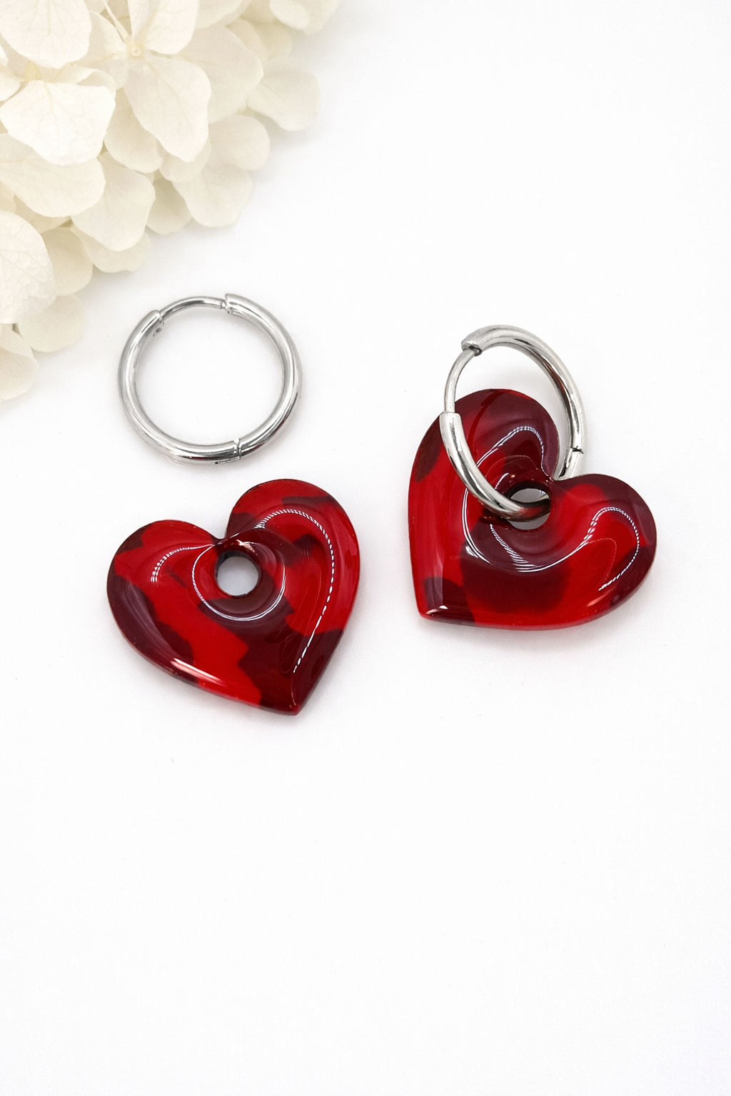 Boucles d'oreilles interchangeables cœurs rouge rubis marbrés – (vendues sans créoles)